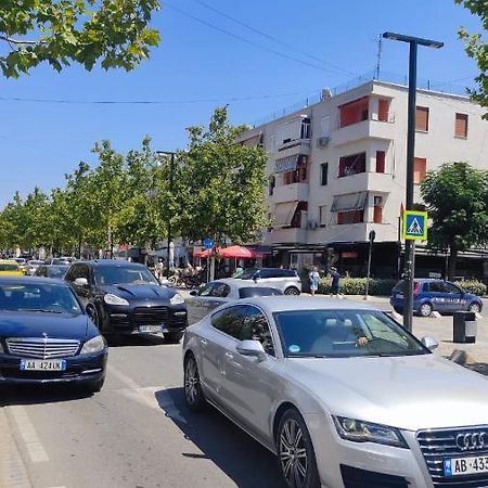 Lolu Apartment Plus Privat Parking Vlorë 외부 사진