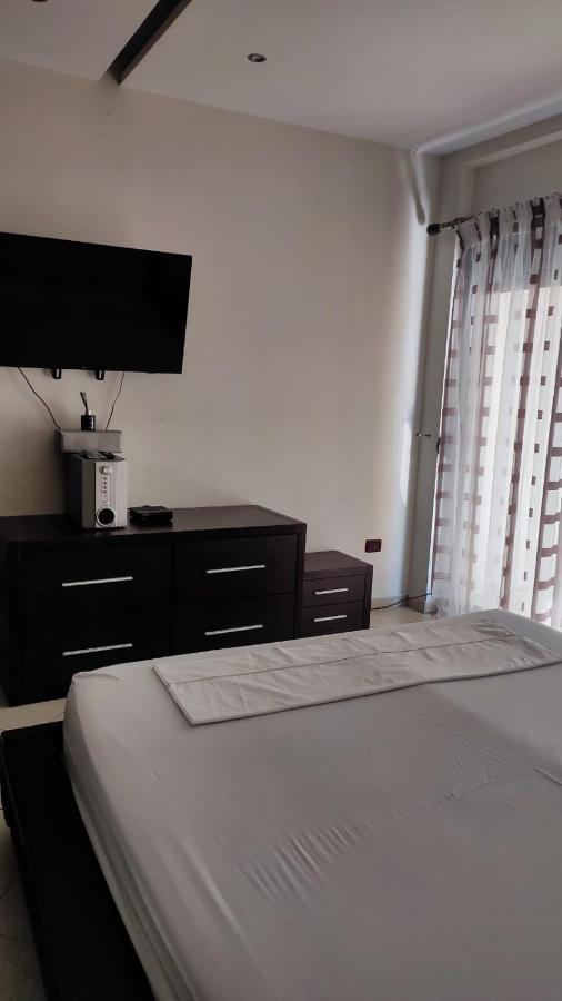 Lolu Apartment Plus Privat Parking Vlorë 외부 사진
