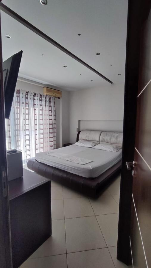 Lolu Apartment Plus Privat Parking Vlorë 외부 사진
