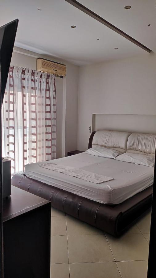 Lolu Apartment Plus Privat Parking Vlorë 외부 사진