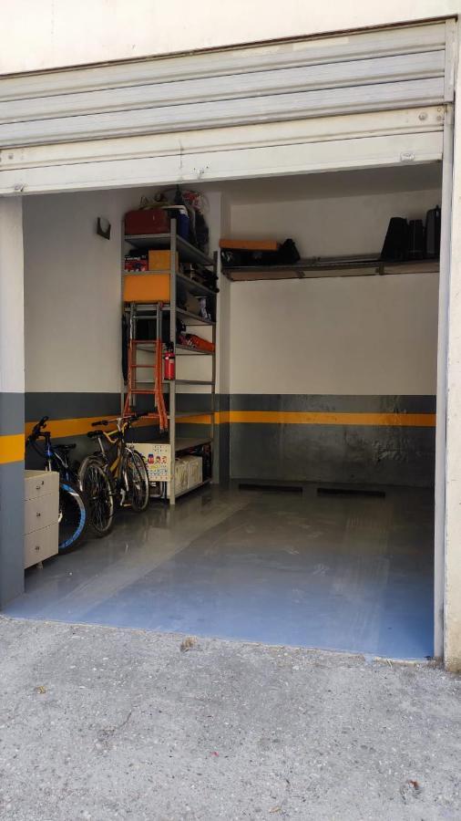 Lolu Apartment Plus Privat Parking Vlorë 외부 사진