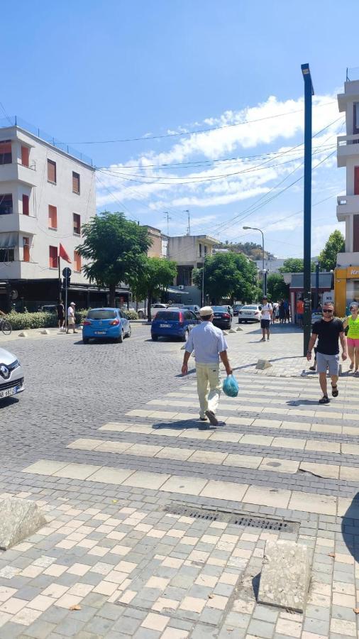 Lolu Apartment Plus Privat Parking Vlorë 외부 사진